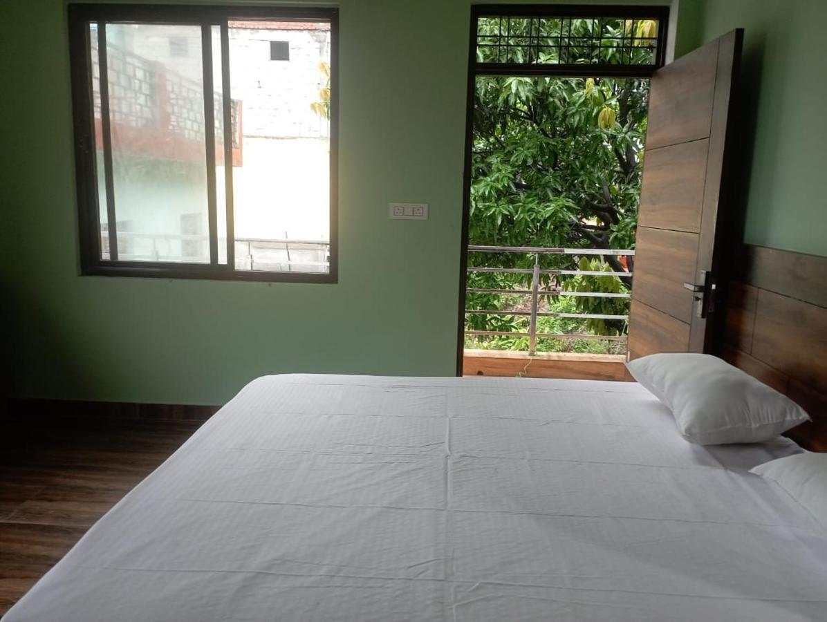 Crescent Moon Homestay Rishīkesh Esterno foto